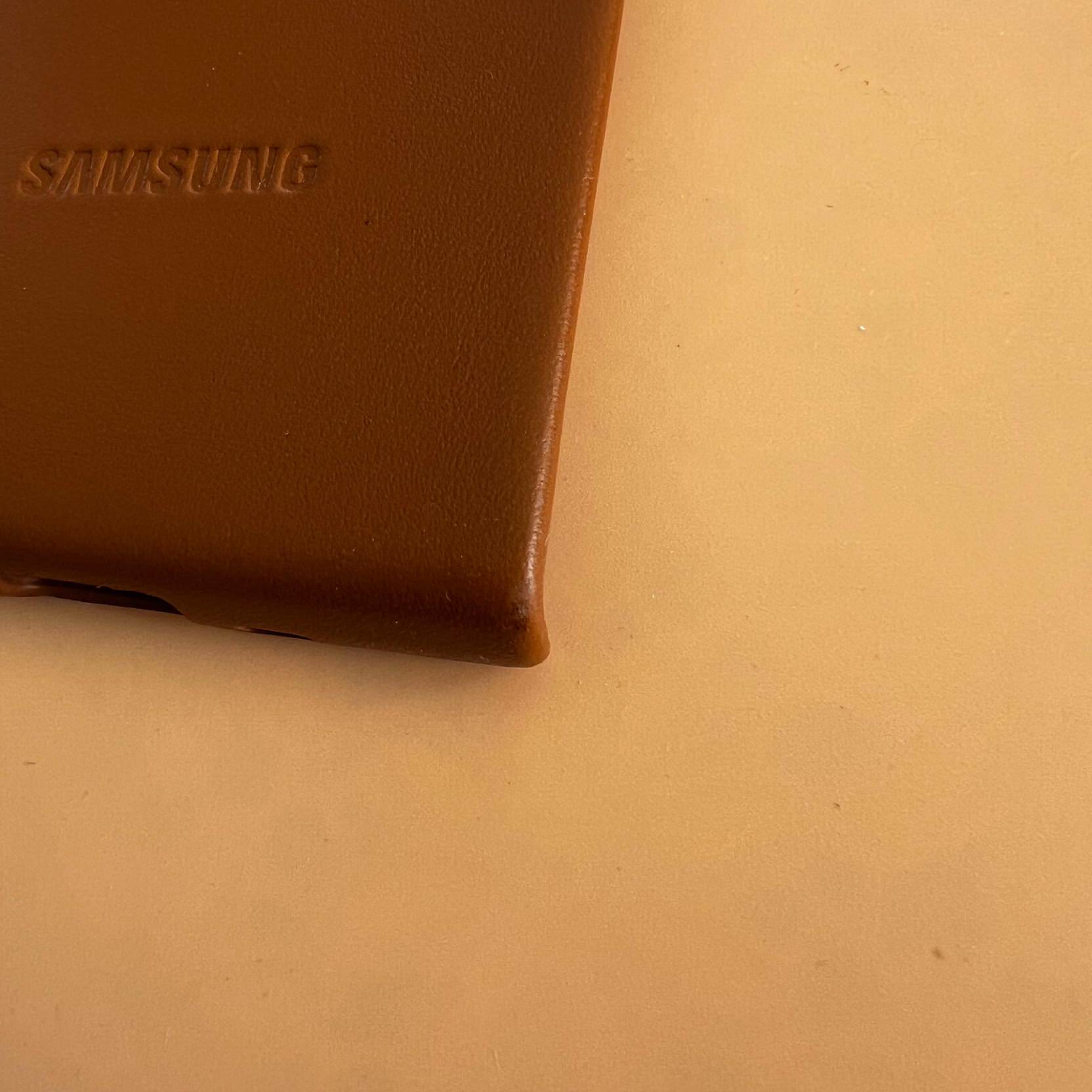 Husa Originala Piele Naturala Samsung pt. Galaxy Z Fold 2 EF-VF916 Resigilat - Brown - EF-VF916LAEGEU - 8806090612442 - 8