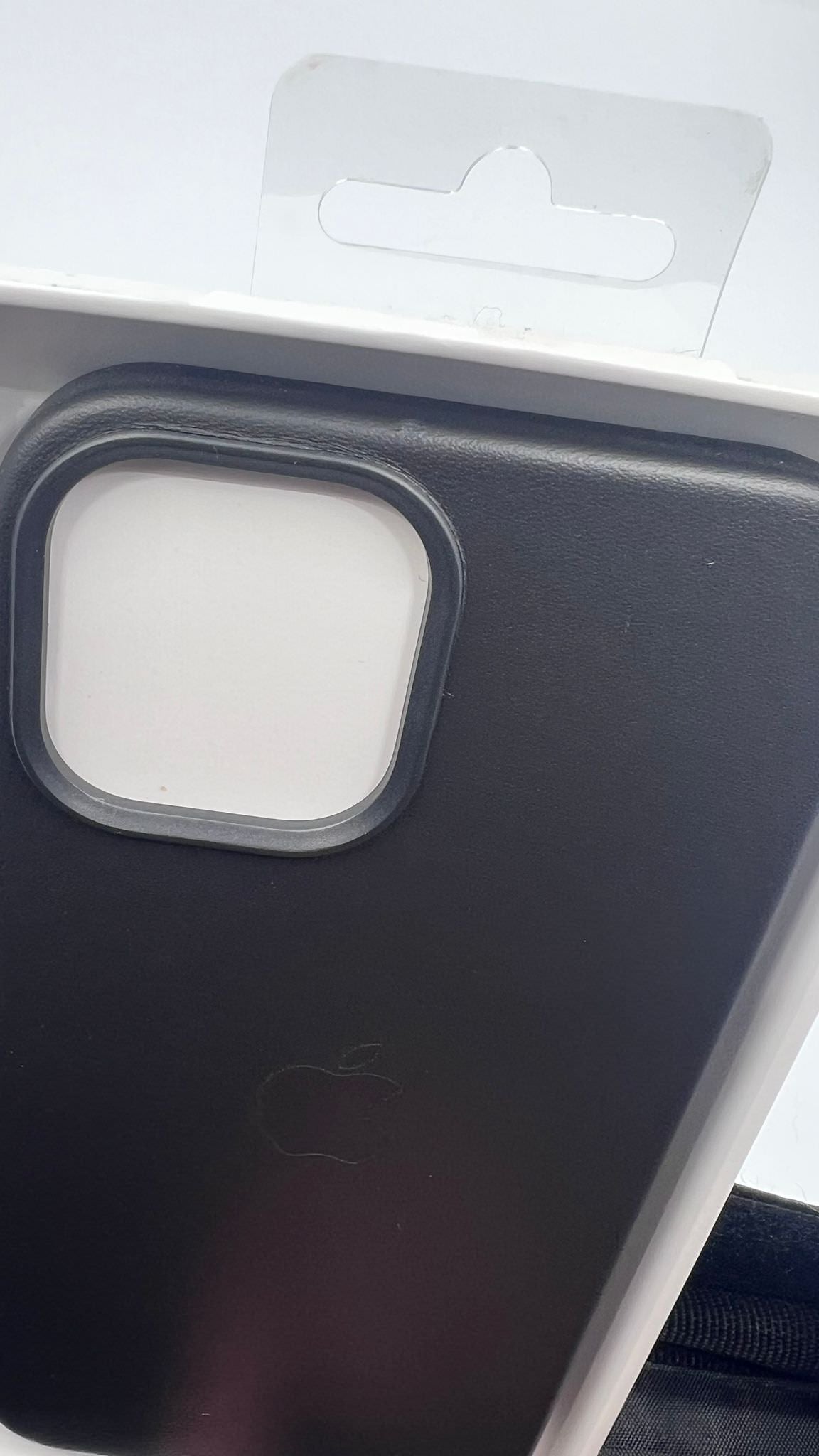 Husa Piele Naturala Apple pt. iPhone 12 Pro Max Black - MHKM3ZM/A MagSafe Originala Resigilat - 194252168530 - 7