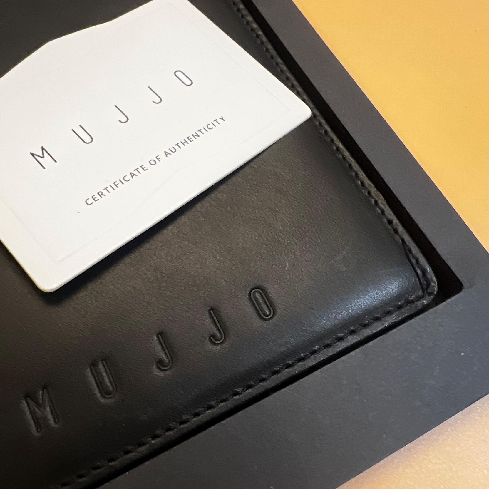 Husa Piele Naturala Mujjo Slim Fit pt. iPad Mini (7/6/5/4/3/2/1) Resigilat - Black - MUJJO-SL-028-BK - 8718546170621 - 4