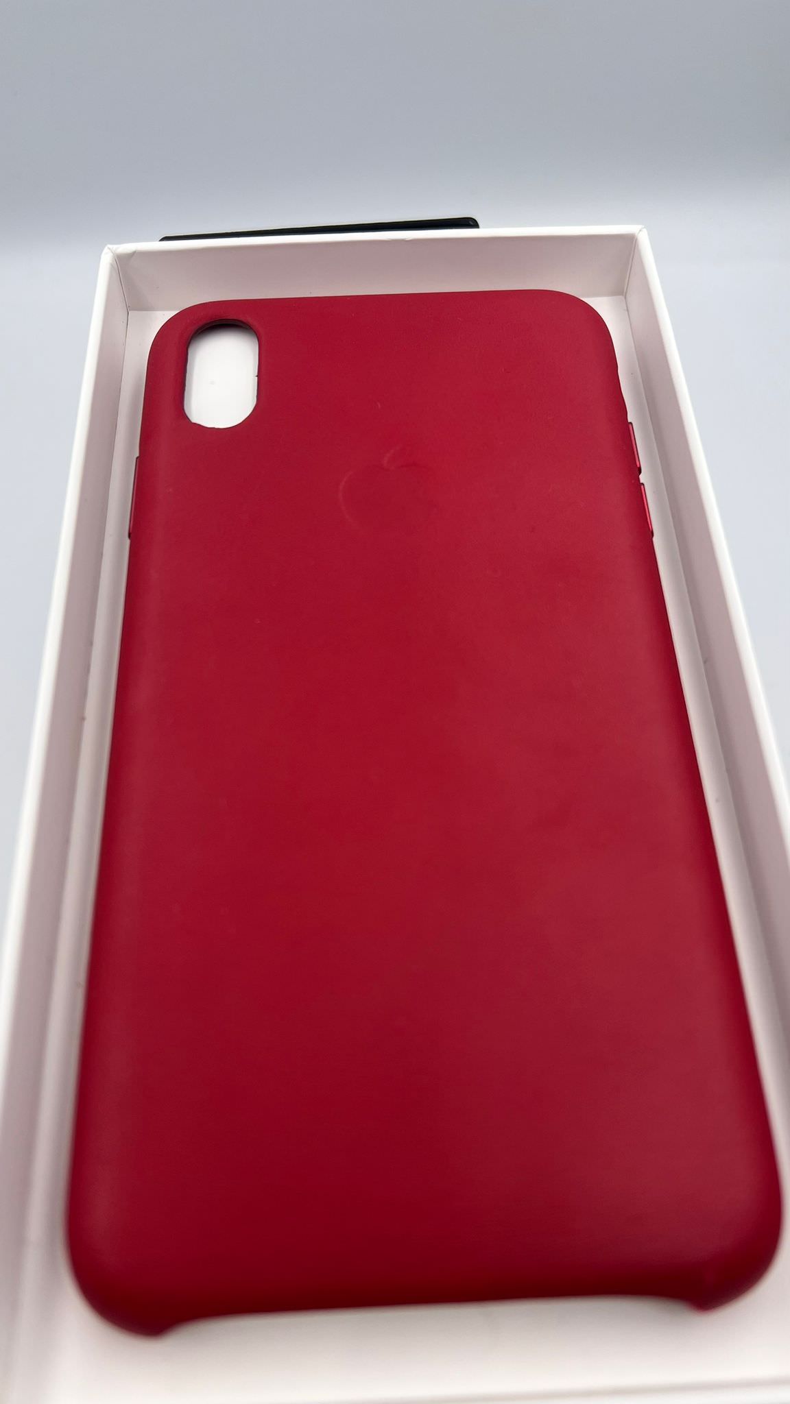 Husa Piele Naturala pt. Apple iPhone XS Max Red - MRWQ2ZM/A Originala Resigilat - MRWQ2ZM/A-A - 190198763426 - 4