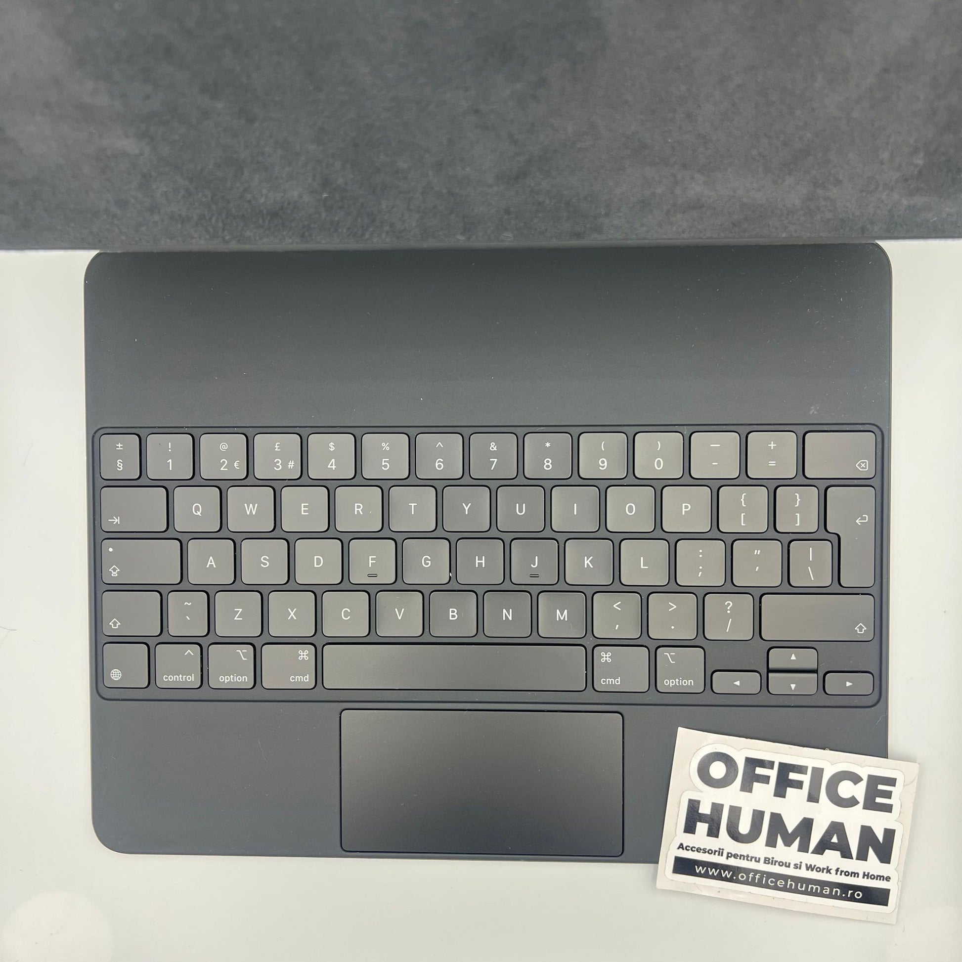 Husa Tastatura Apple Magic Keyboard pt. iPad Pro 12.9’ (2022/2021/2020/2018) - MJQK3B/A British EN Originala Resigilat - MJQK3B/A-B