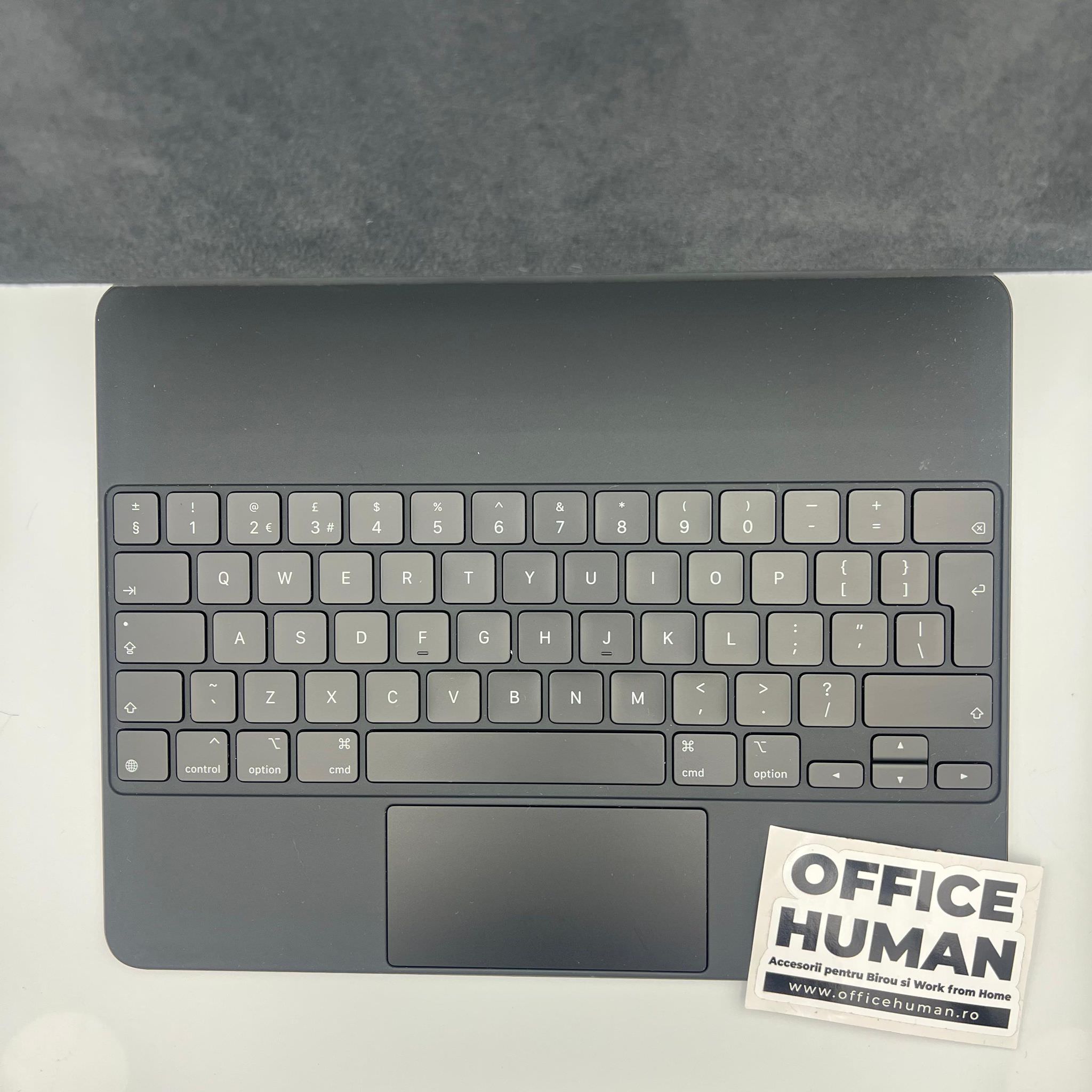 Husa Tastatura Apple Magic Keyboard pt. iPad Pro 12.9’ (2022/2021/2020/2018) - MJQK3B/A British EN Originala Resigilat - MJQK3B/A-B