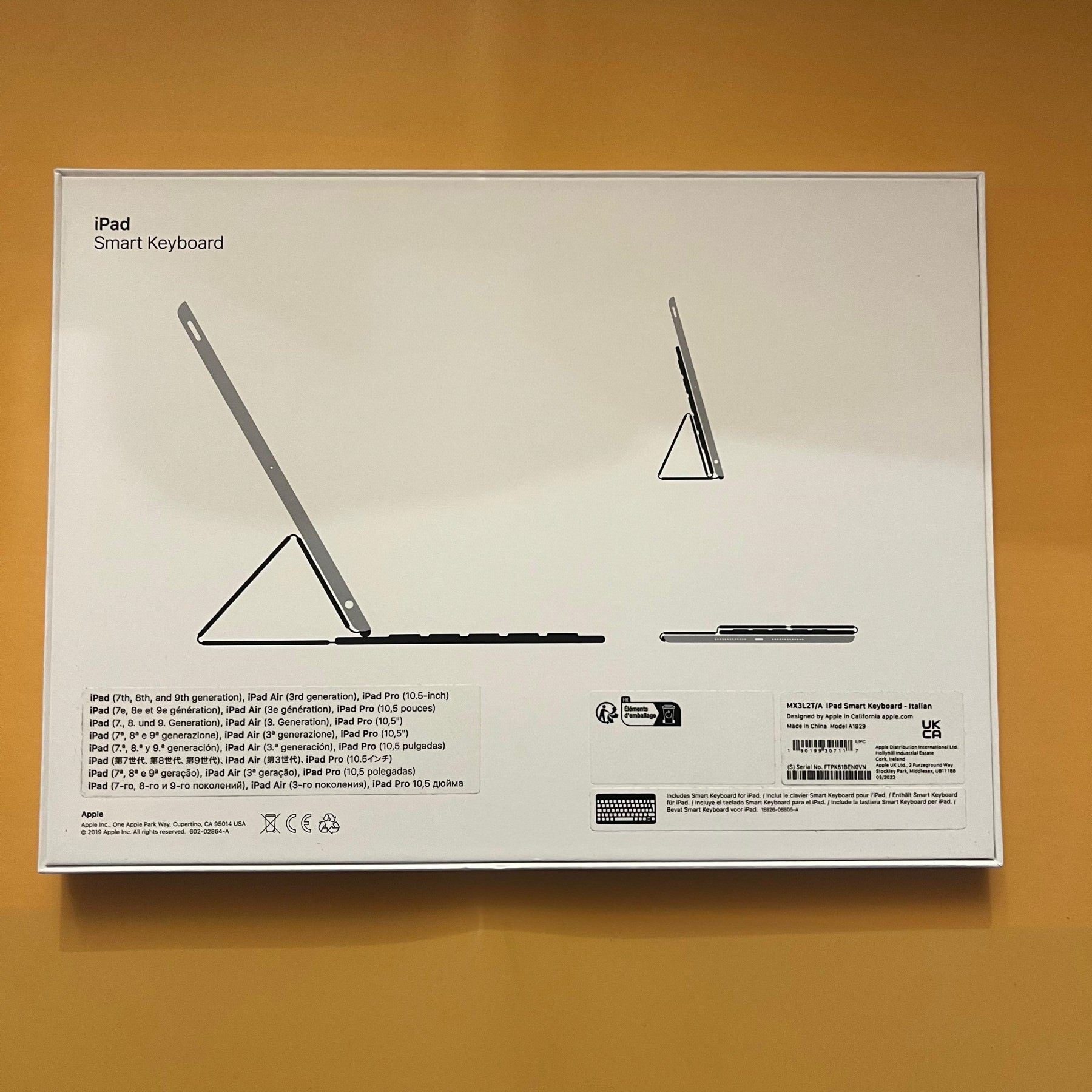 Husa Tastatura Apple Smart Folio Keyboard pt. iPad 9 8 & 7 Pro 10.5 Air 3 (2019) - MX3L2T/A. Italian Originala Resigilat - MX3L2T/A-A