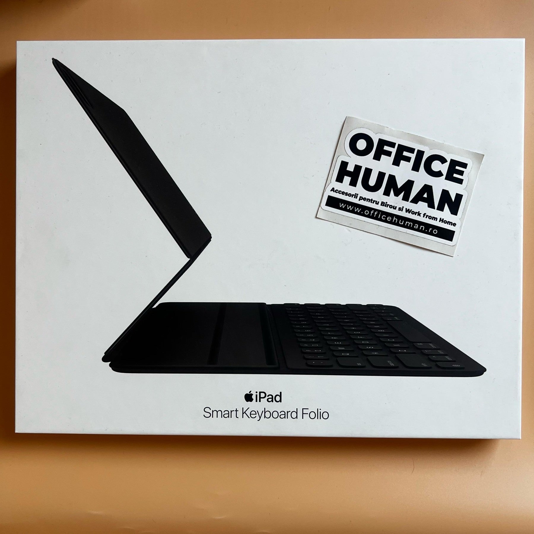 Husa Tastatura Apple Smart Folio Keyboard pt. iPad Air 13 (2025/2024) & Pro 12.9’’ (2022/2021/2020/2018) - MXNL2RO/A Romana Originala