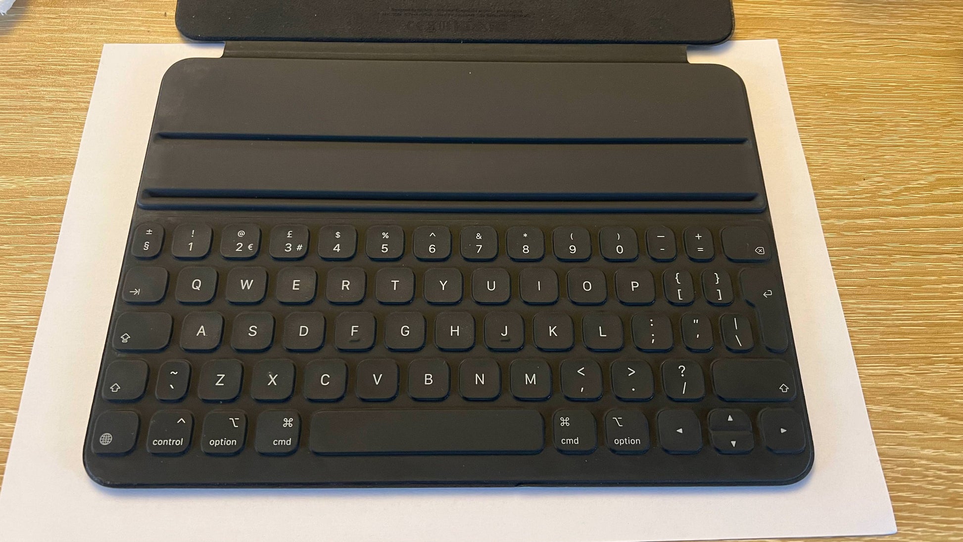 Husa Tastatura Apple Smart Folio Keyboard pt. iPad Pro 11’ (2022/2021/2020/2018) & Air 5 / 4 - MXNK2B/A British EN Originala Resigilat
