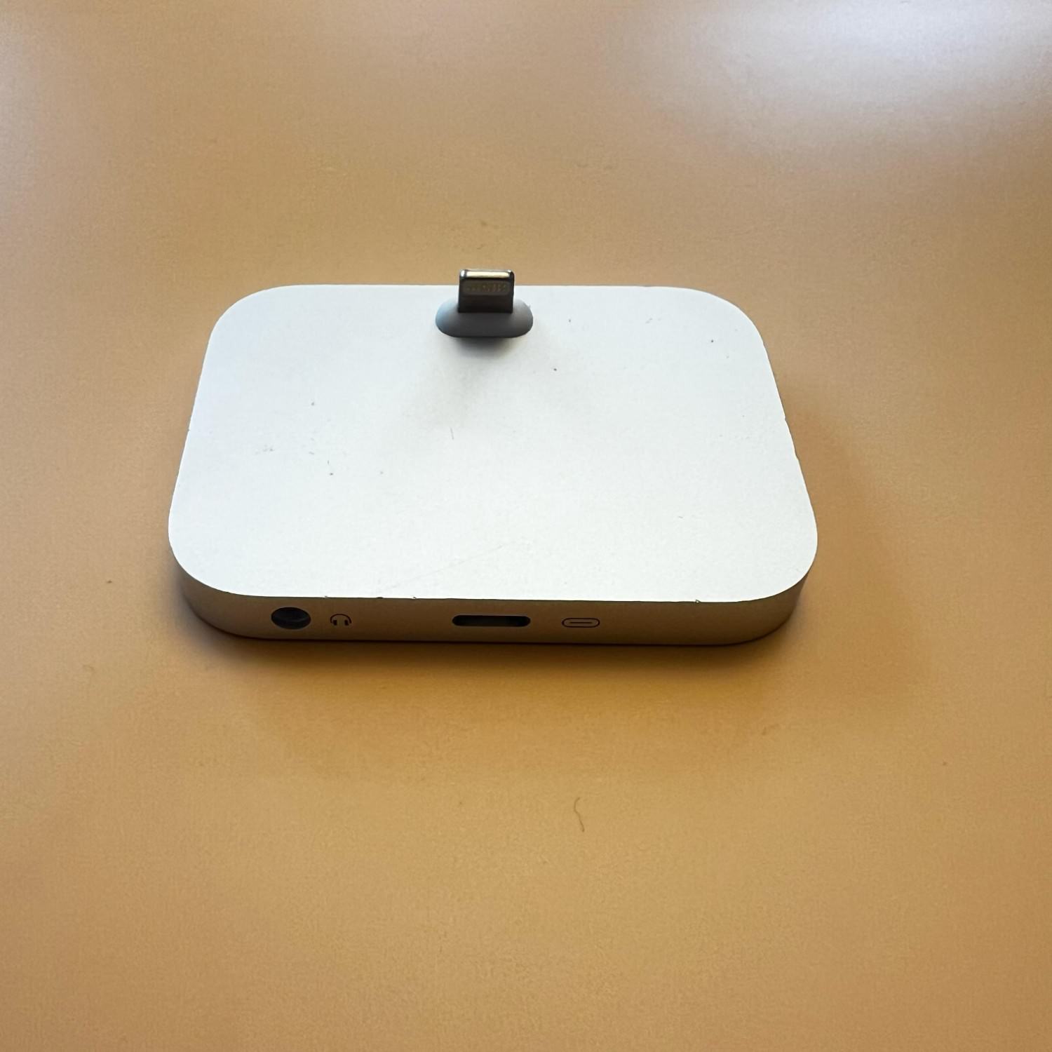 Suport Dock incarcare Apple iPhone - Original Lightning 3.5mm Resigilat - 17