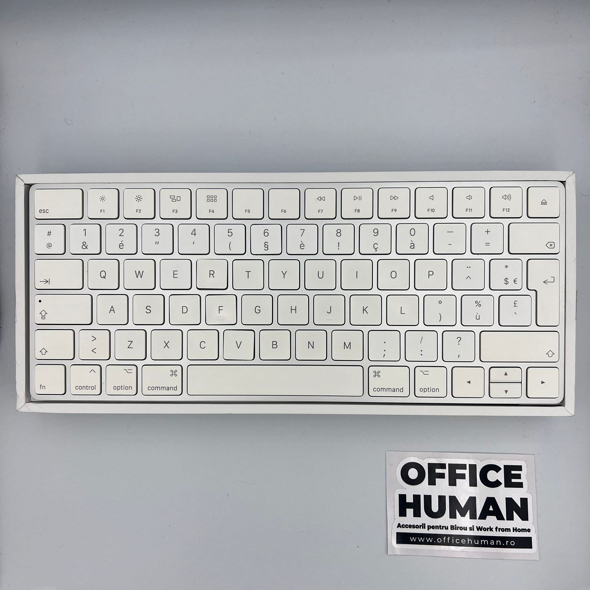 Tastatura Apple Magic Keyboard MLA22E/A - Layout QWERTY Spaniol Wireless Reincarcabilă Bluetooth Aluminiu Silver/White Originala Resigilat