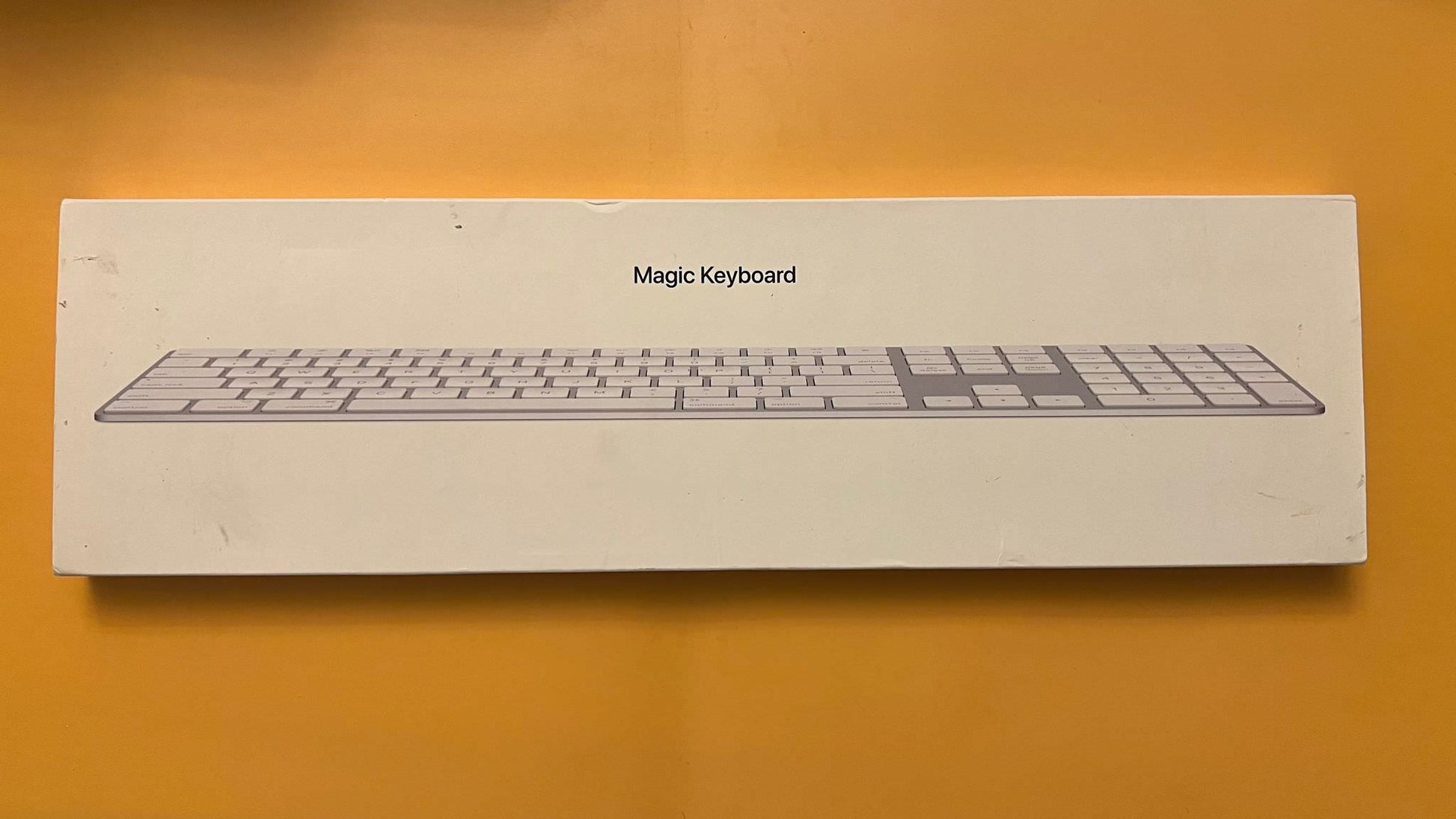 Tastatura Apple Magic Keyboard cu Keypad MQ052B/A - Layout British QWERTY Wireless Reincarcabila Bluetooth Aluminiu Silver Originala