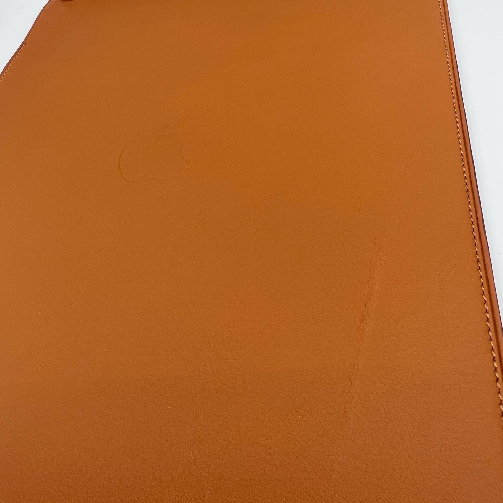 Husa Originala Piele Naturala Apple MPU12ZM/A - iPad 9 8 & 7 Pro 10.5 Air 3 (2019) Saddle Brown Resigilat - 190198375803 - 6