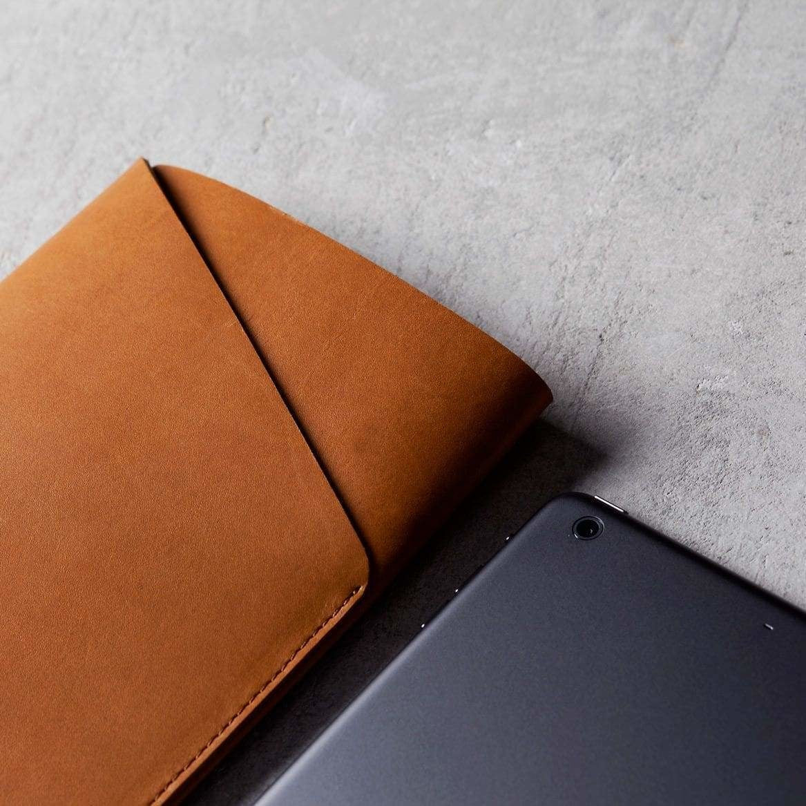 Husa Piele Naturala Mujjo Slim Fit - iPad 9.7’ (6/5/4/3/2/1 - Air 2/1 - Pro 9.7’) - MUJJO-SL-013-TN - 8718546170638 - 6